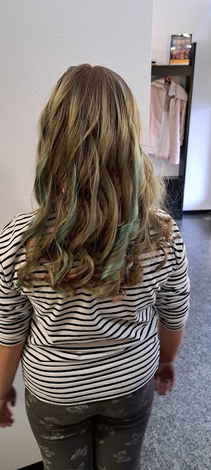 Farbe und Styling bei Salon Karola